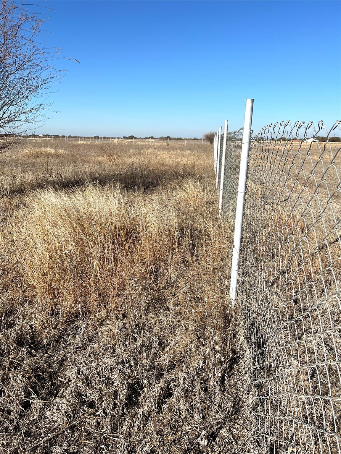 680 County Rd 520 Rd, Hondo, TX 78850