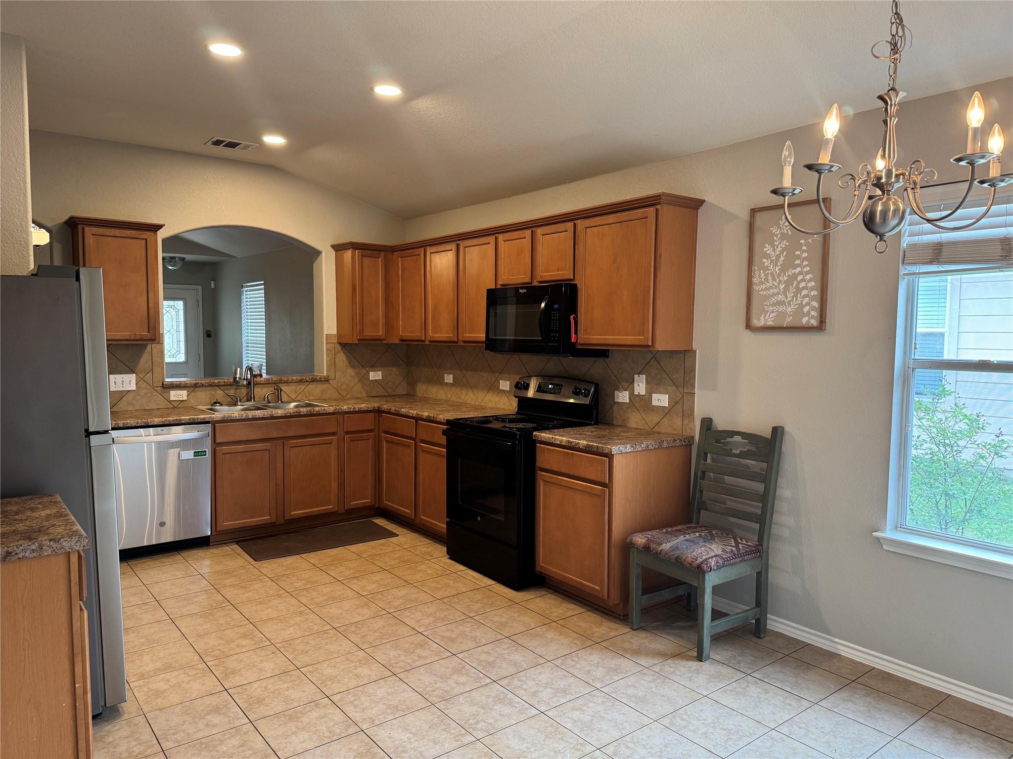 328 Altamont St, Hutto, TX 78634