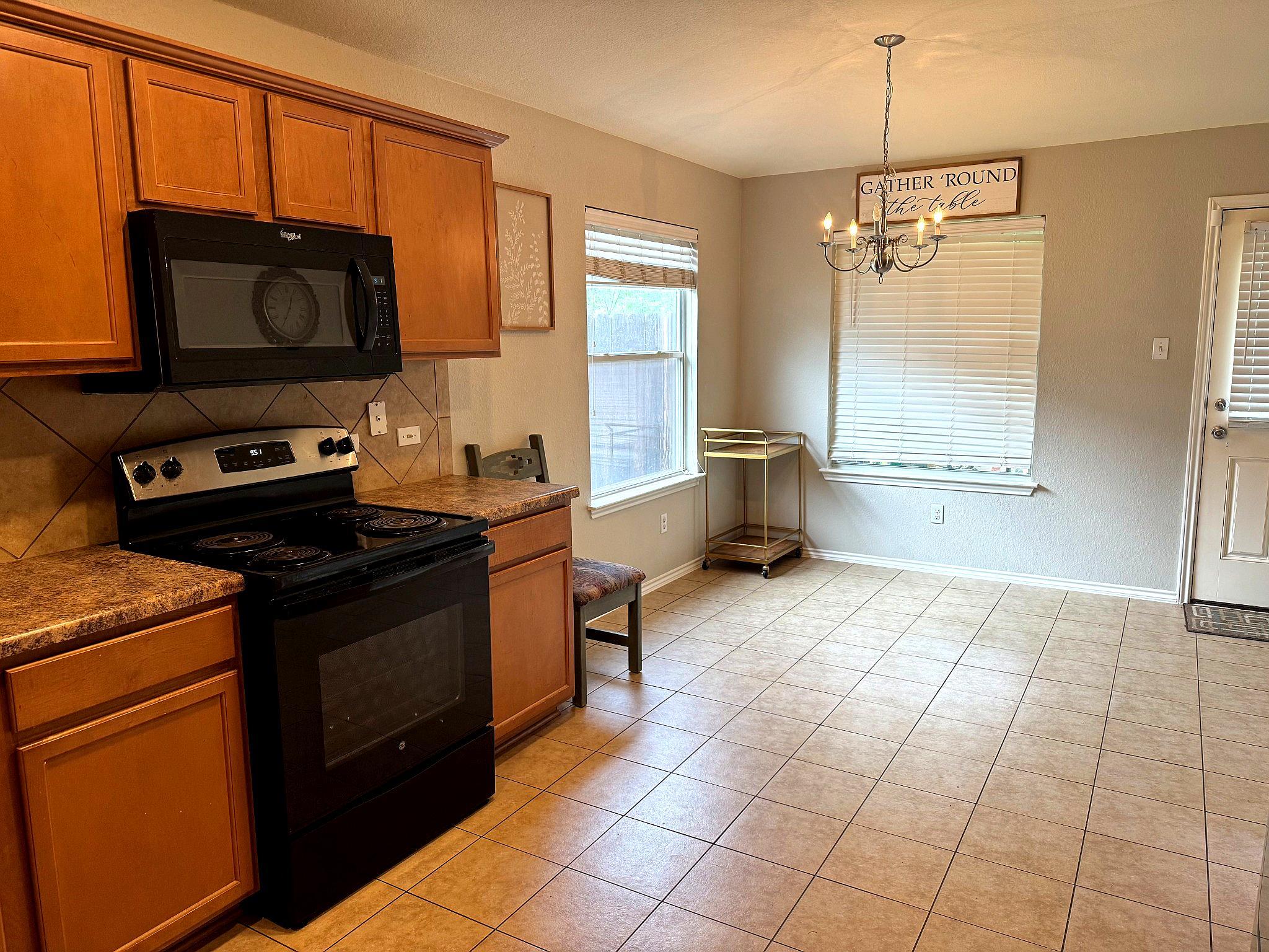 328 Altamont St, Hutto, TX 78634