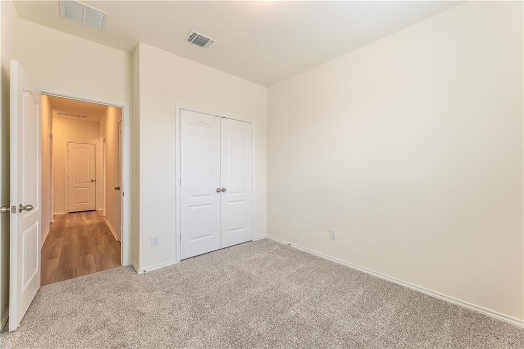 125 Drifter Ln, Jarrell, TX 76537