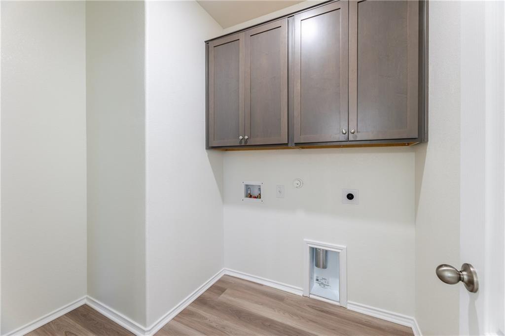 125 Drifter Ln, Jarrell, TX 76537