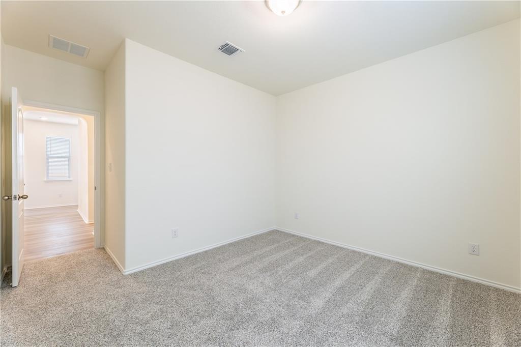 125 Drifter Ln, Jarrell, TX 76537