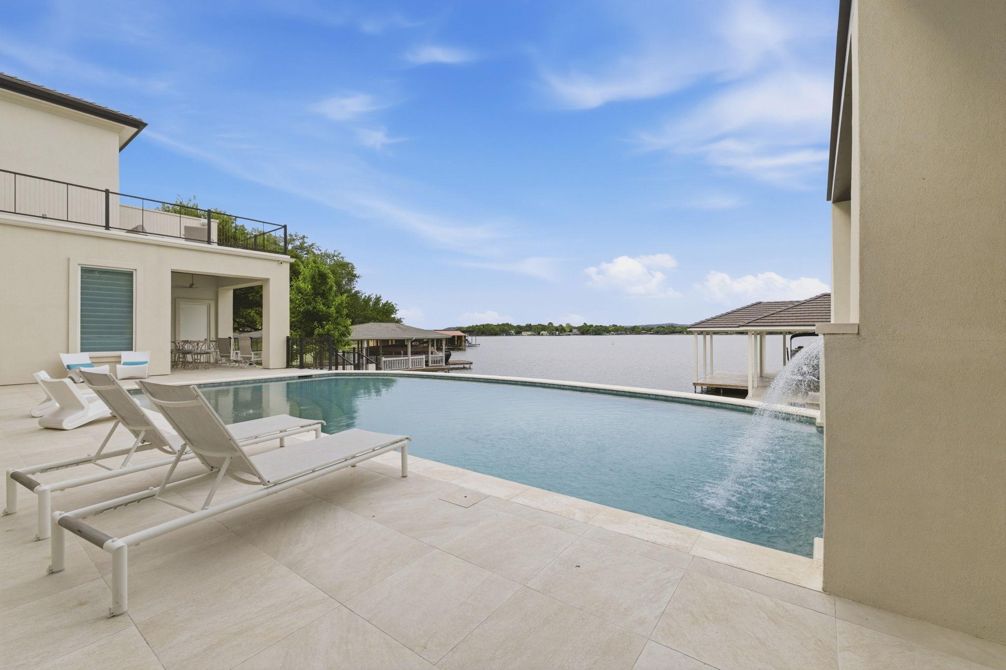 136 S Shorewood Dr, Granite Shoals, TX 78654