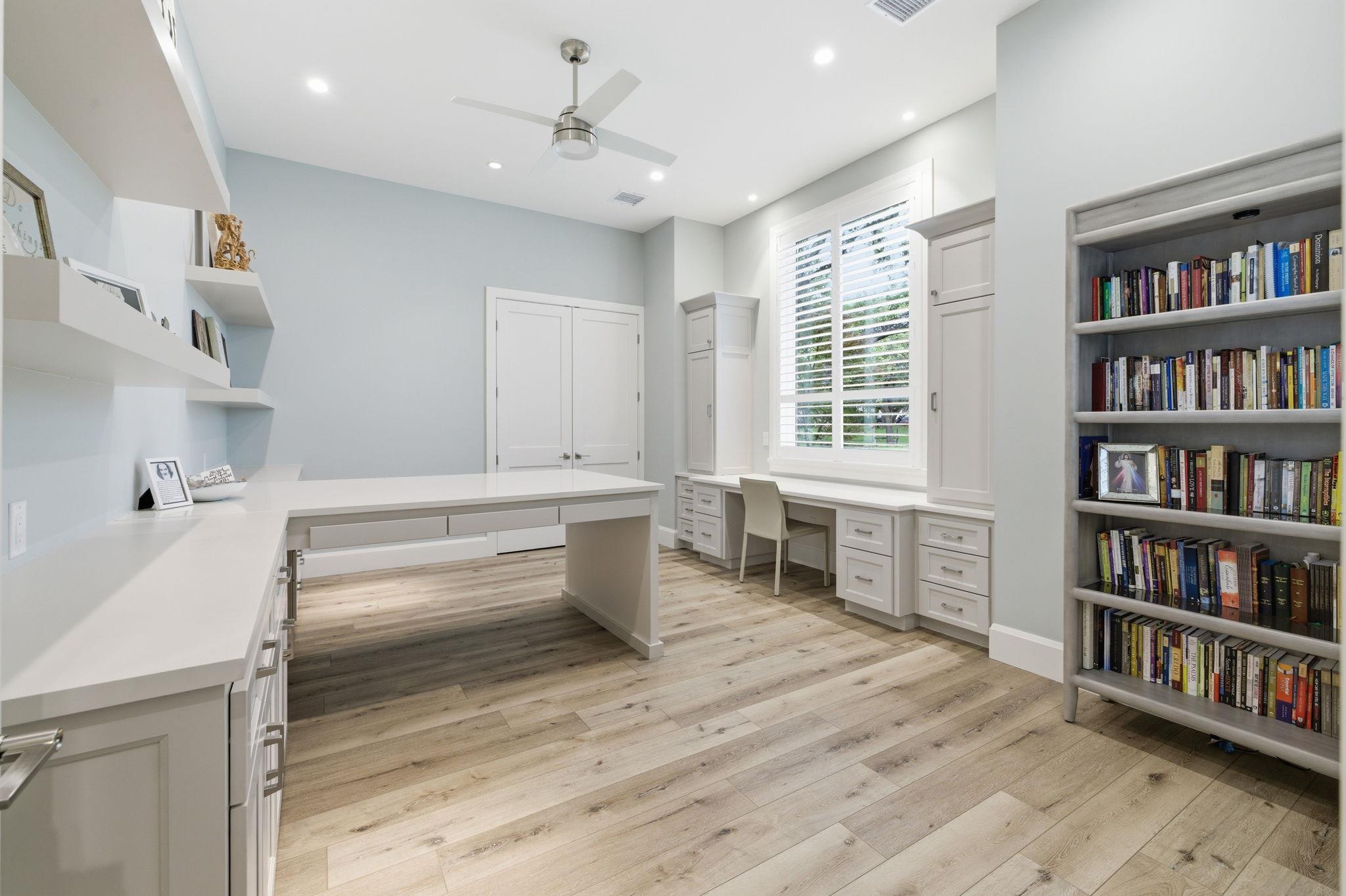 136 S Shorewood Dr, Granite Shoals, TX 78654