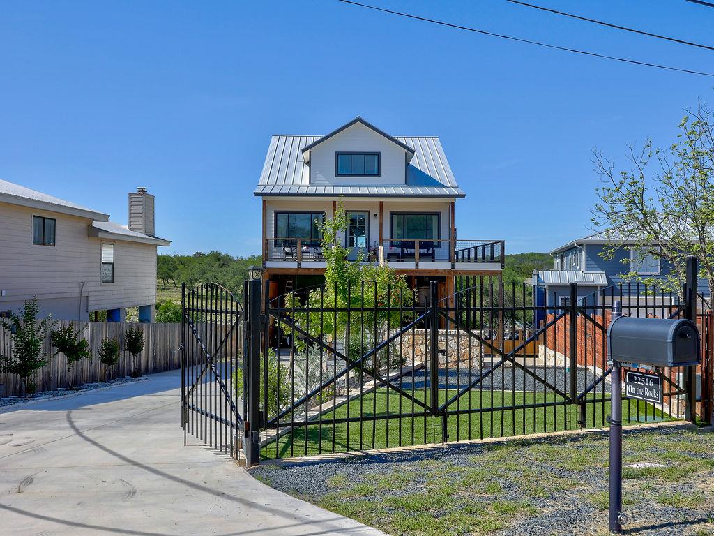 22516 Felicia Dr, Spicewood, TX 78669