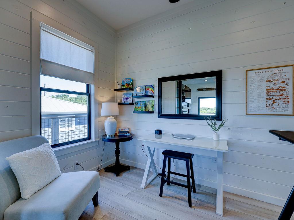 22516 Felicia Dr, Spicewood, TX 78669