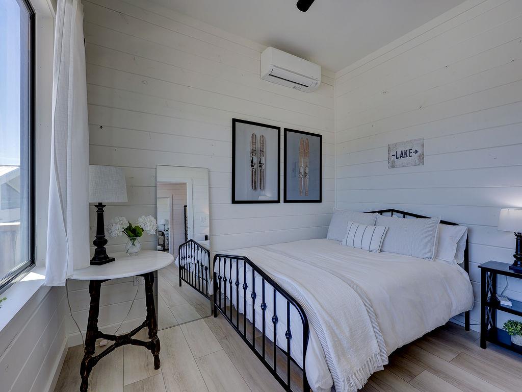 22516 Felicia Dr, Spicewood, TX 78669