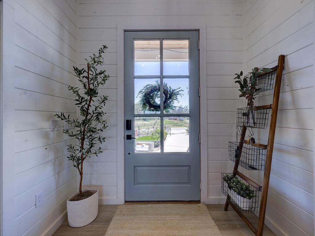 22516 Felicia Dr, Spicewood, TX 78669