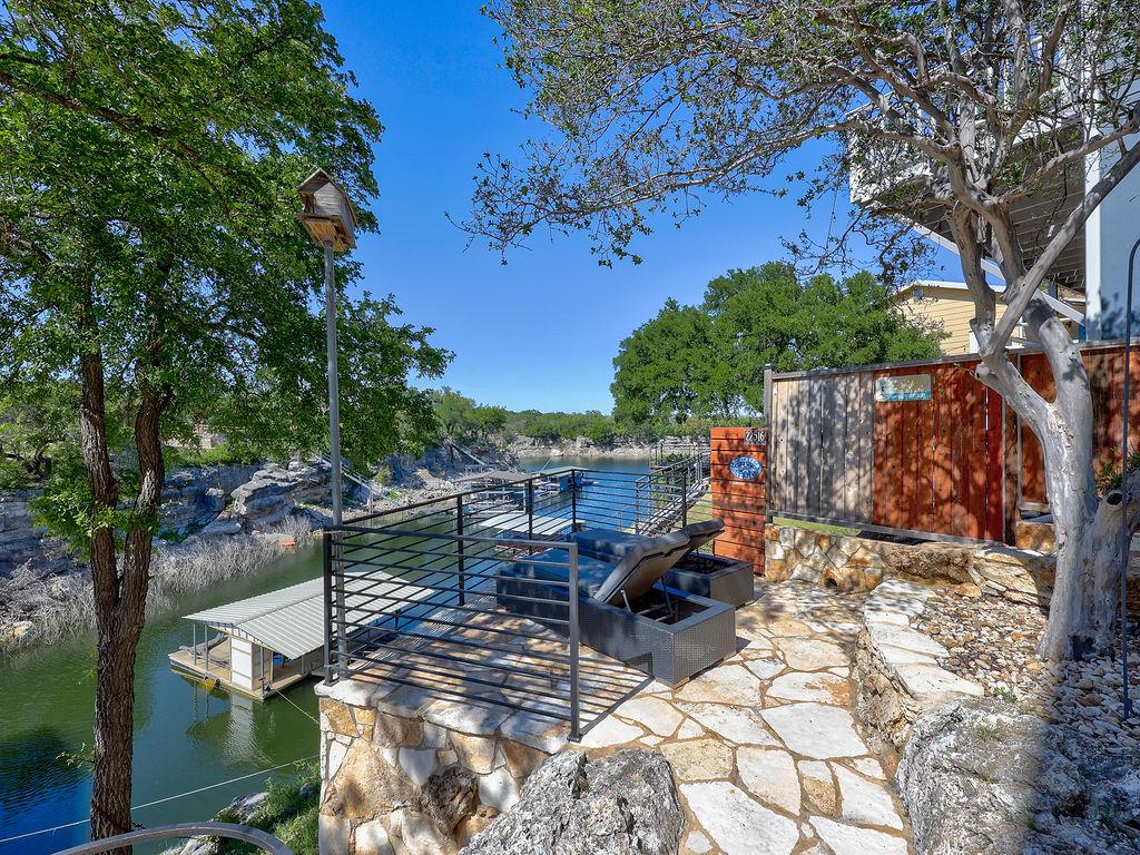 22516 Felicia Dr, Spicewood, TX 78669