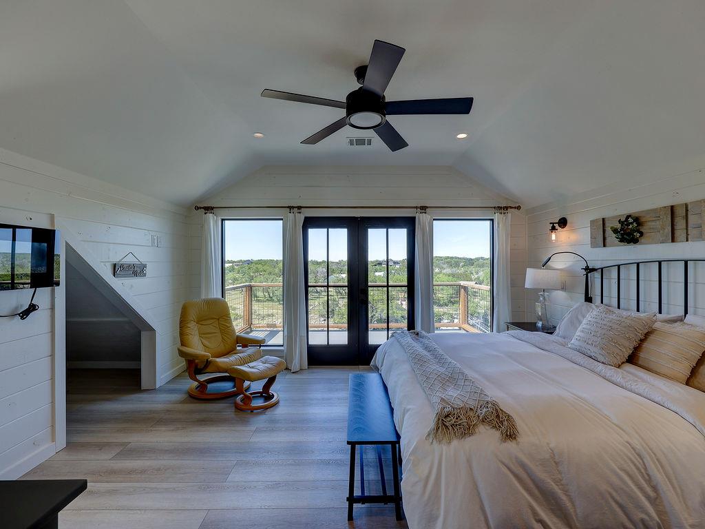 22516 Felicia Dr, Spicewood, TX 78669