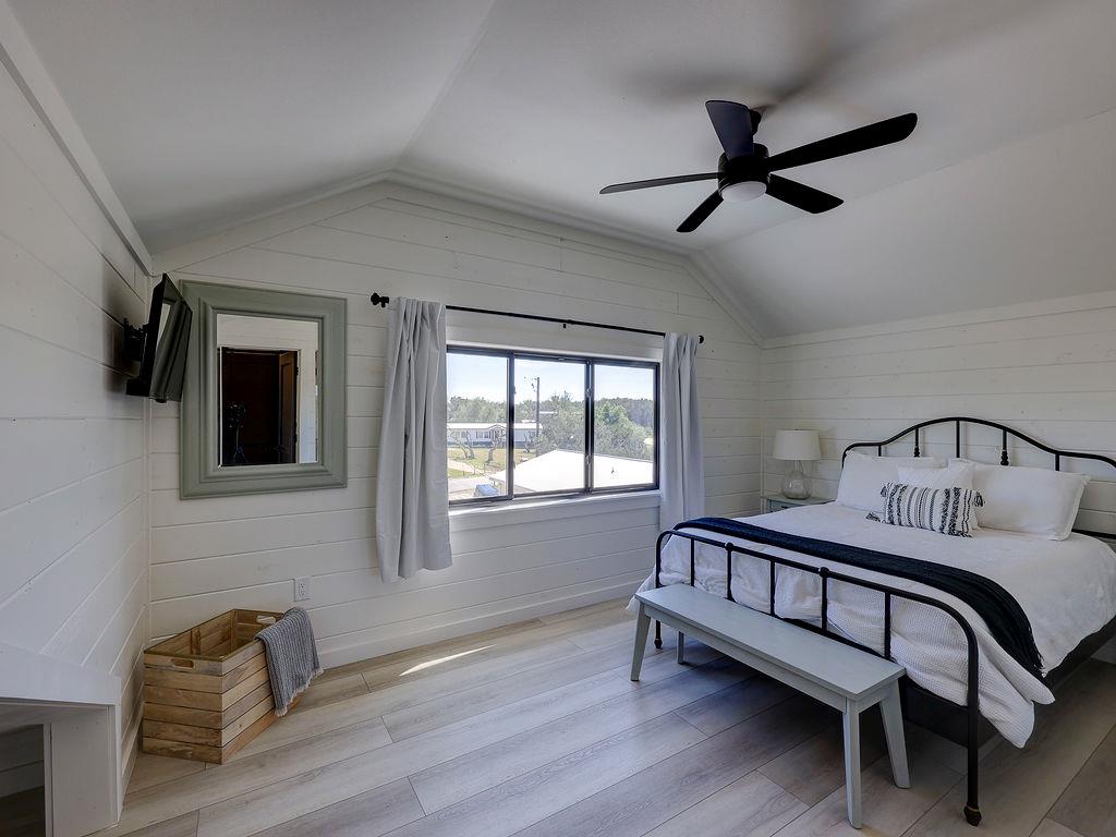 22516 Felicia Dr, Spicewood, TX 78669