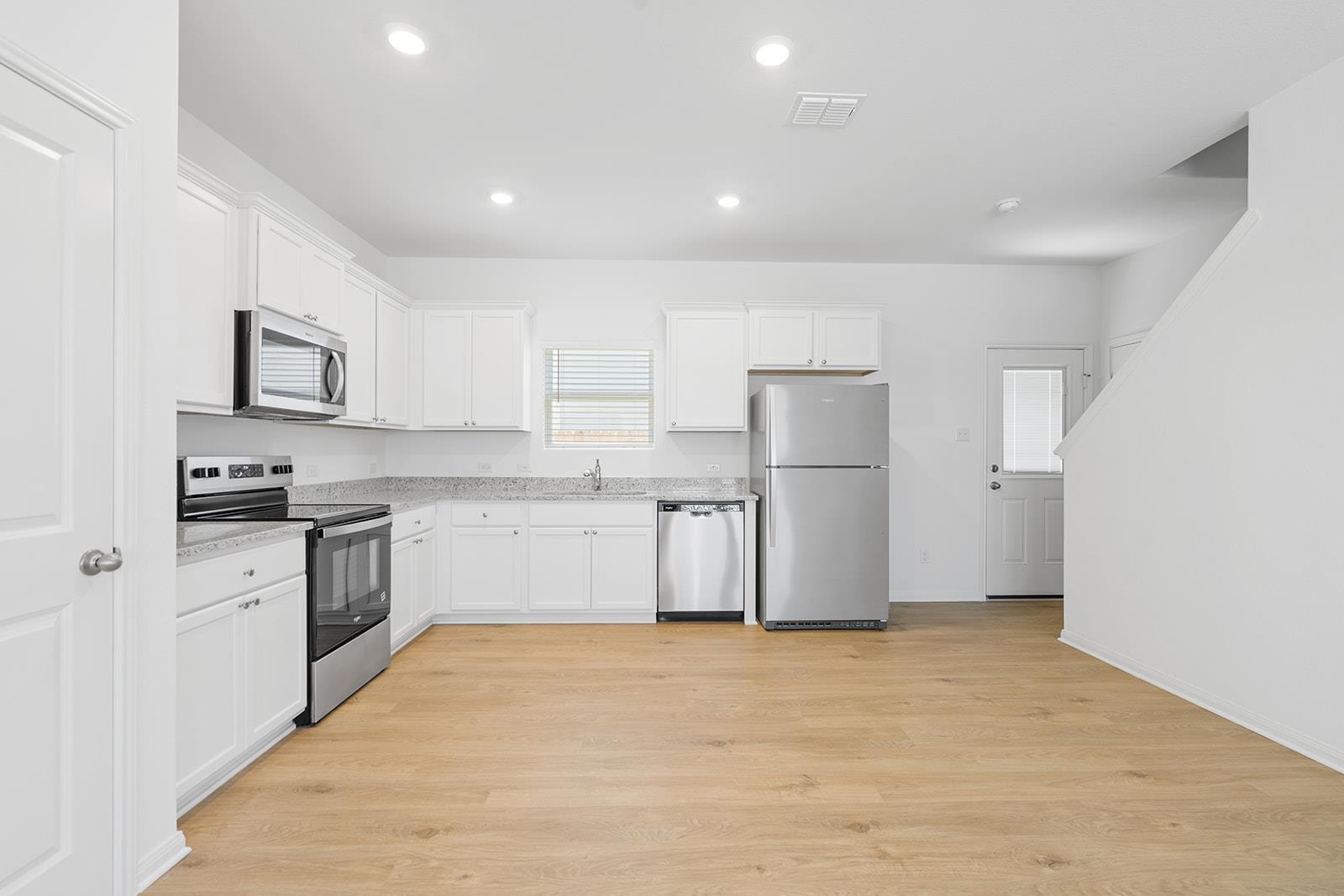 109 Desert Hare Dr, Jarrell, TX 76537