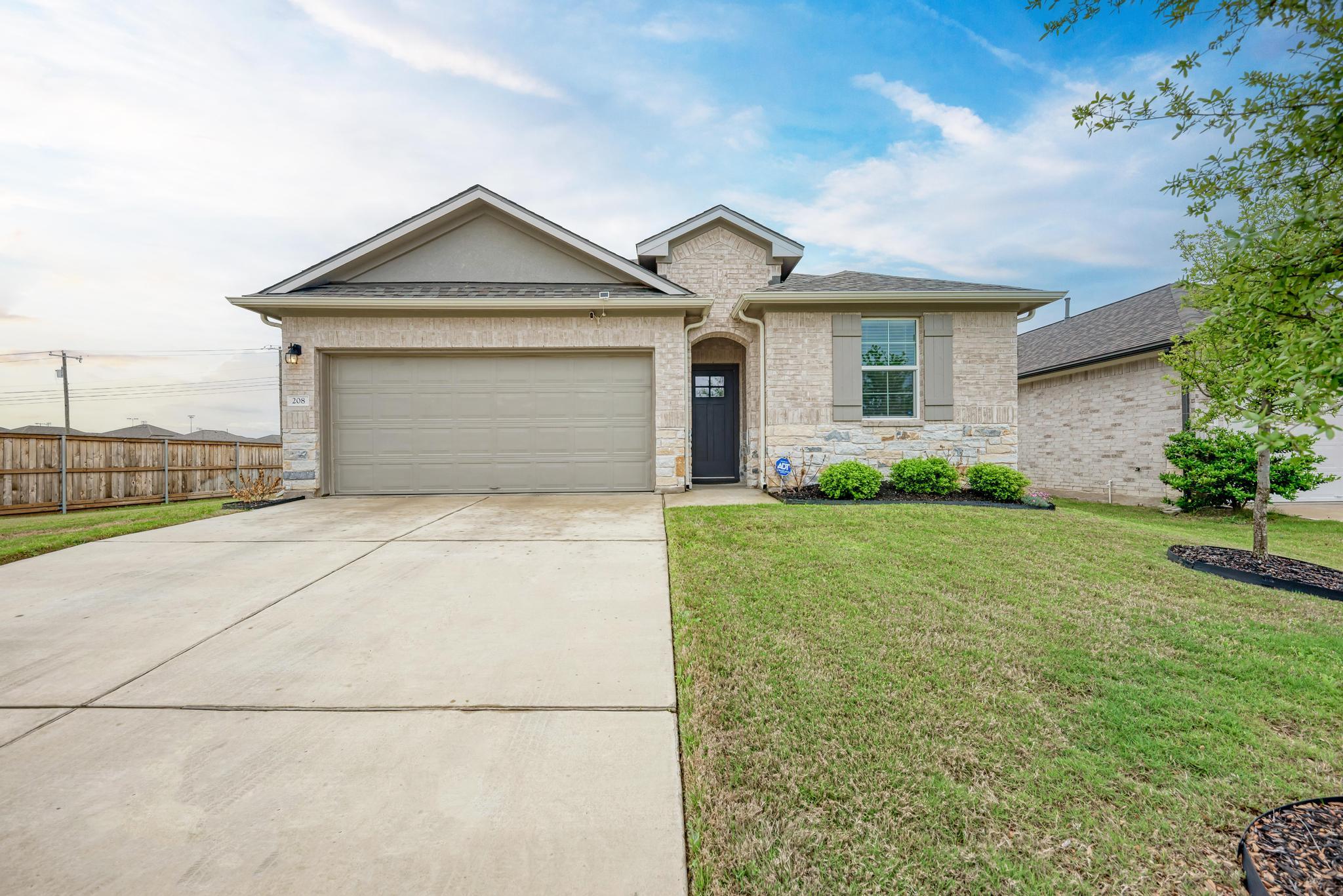 208 Abby Rd, Georgetown, TX 78626