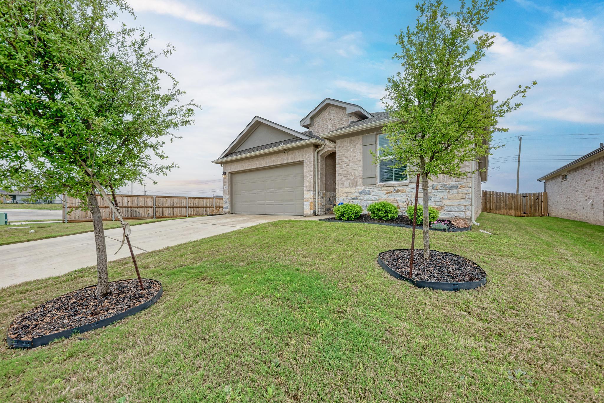 208 Abby Rd, Georgetown, TX 78626