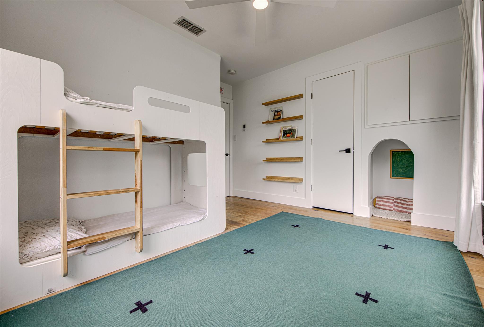 2601 Geraghty Ave, Austin, TX 78757