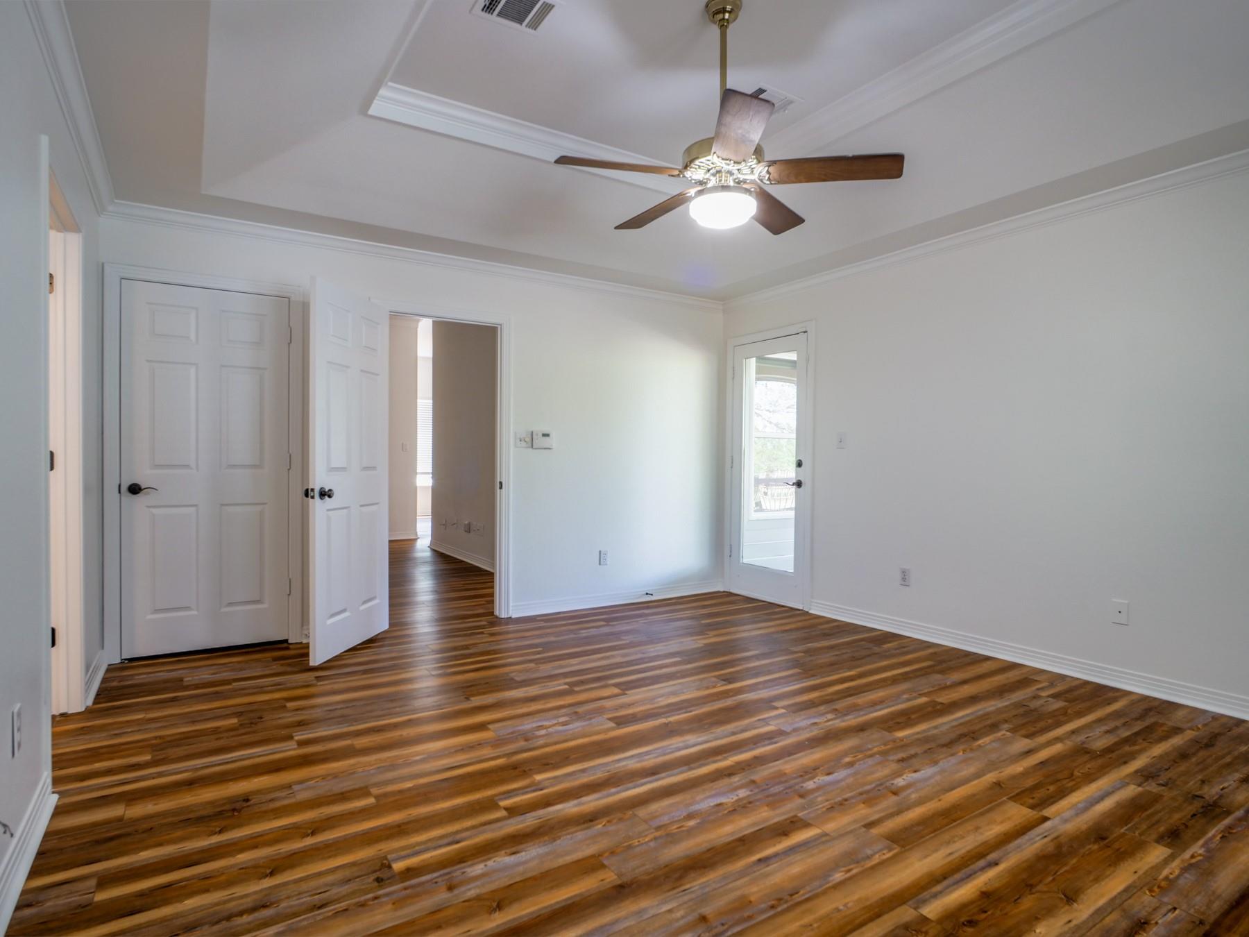 1237 Ridge Harbor Dr, Spicewood, TX 78669