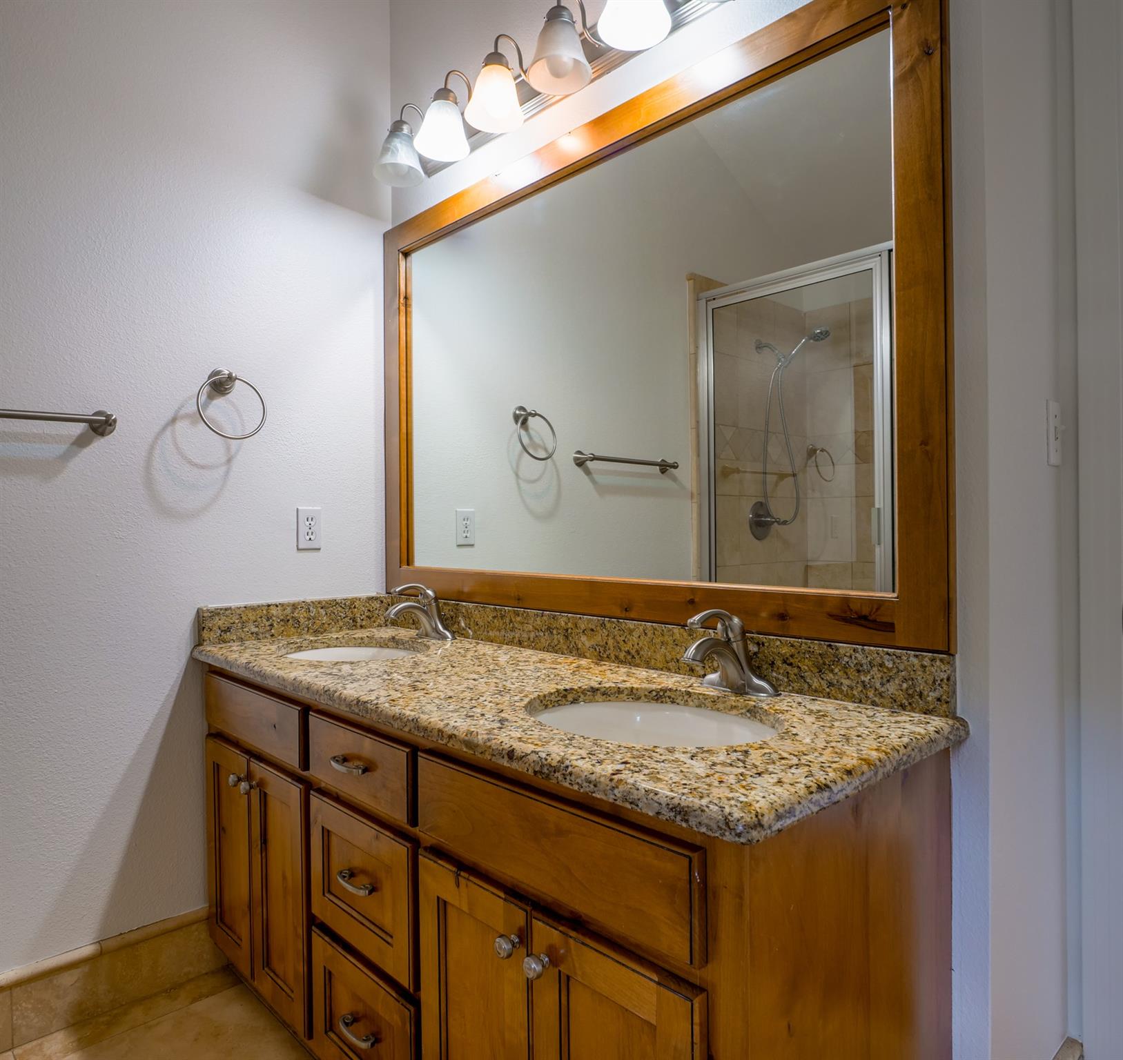 1237 Ridge Harbor Dr, Spicewood, TX 78669