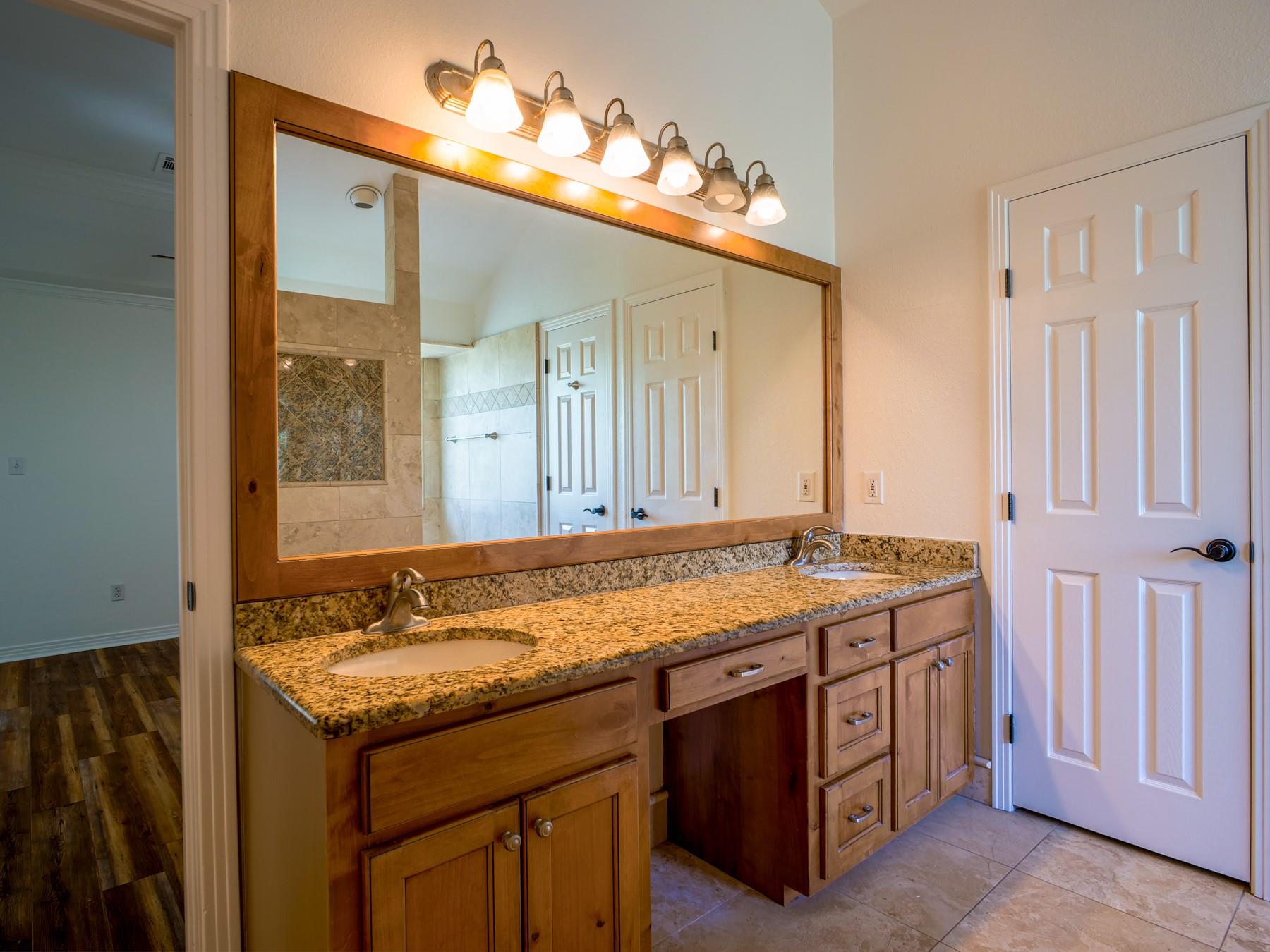 1237 Ridge Harbor Dr, Spicewood, TX 78669