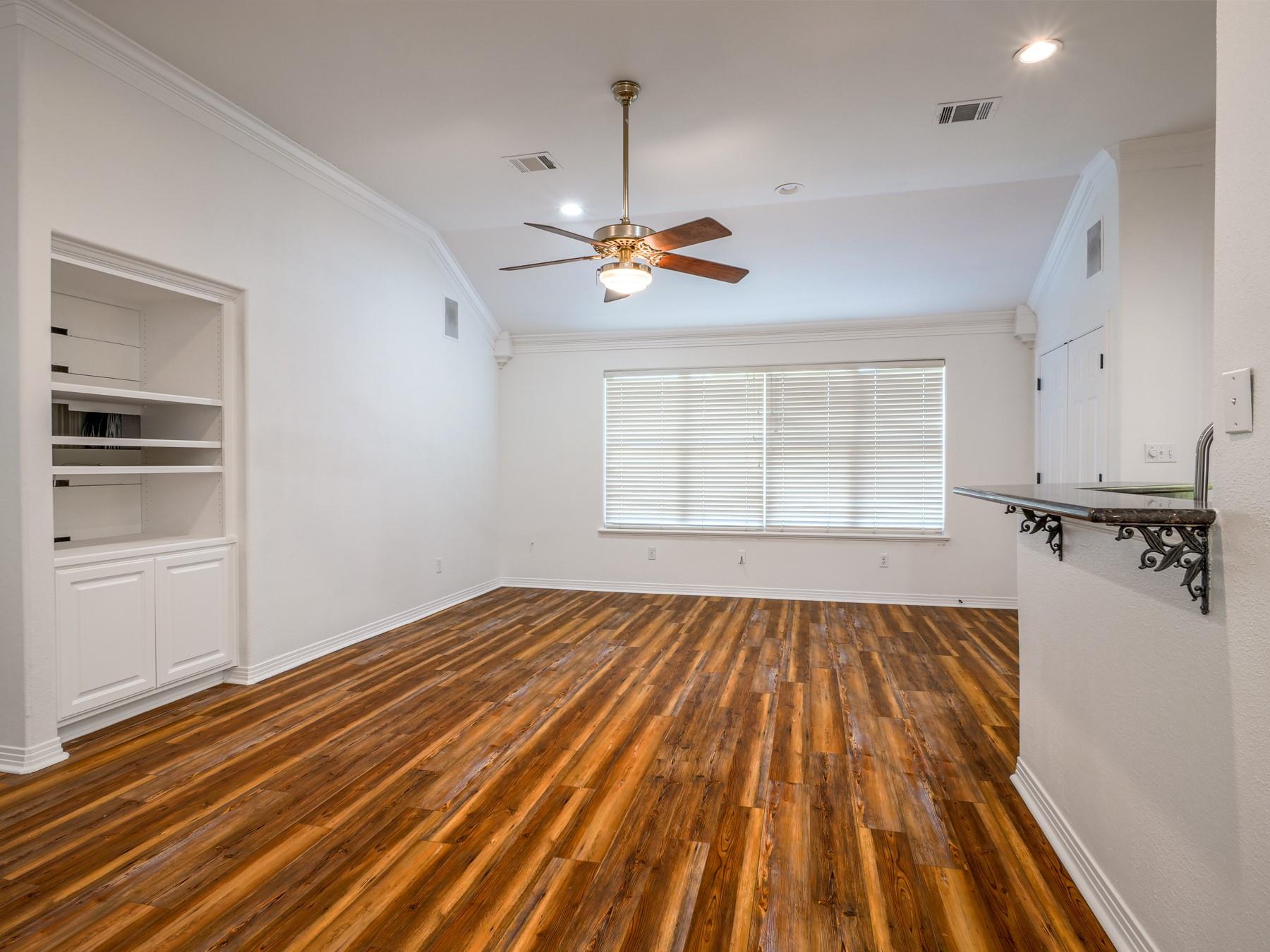 1237 Ridge Harbor Dr, Spicewood, TX 78669