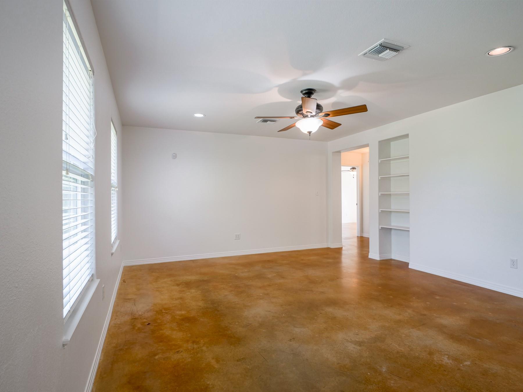 1237 Ridge Harbor Dr, Spicewood, TX 78669