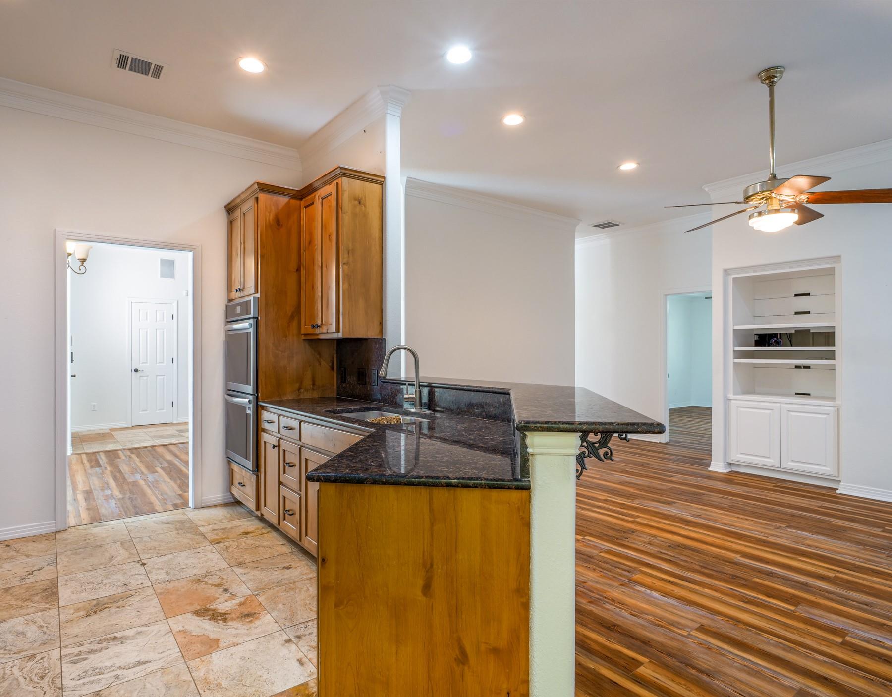 1237 Ridge Harbor Dr, Spicewood, TX 78669