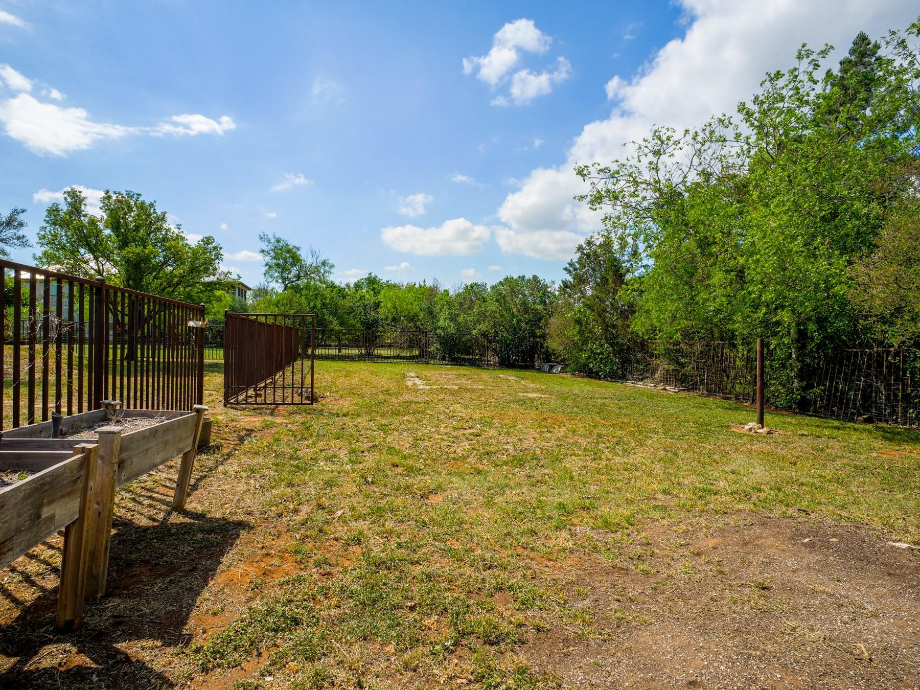 1237 Ridge Harbor Dr, Spicewood, TX 78669