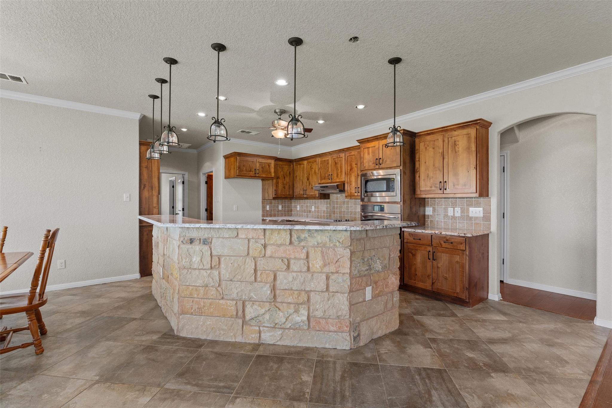 1167 County Road 427, Thrall, TX 76578