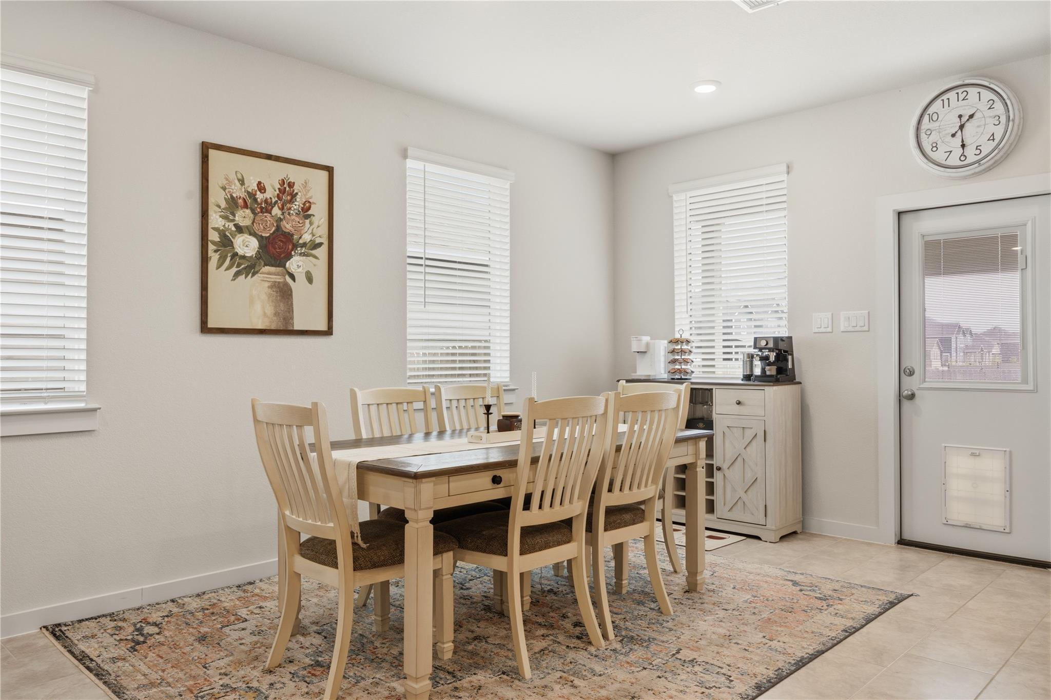 514 Clearlake Dr, Hutto, TX 78634