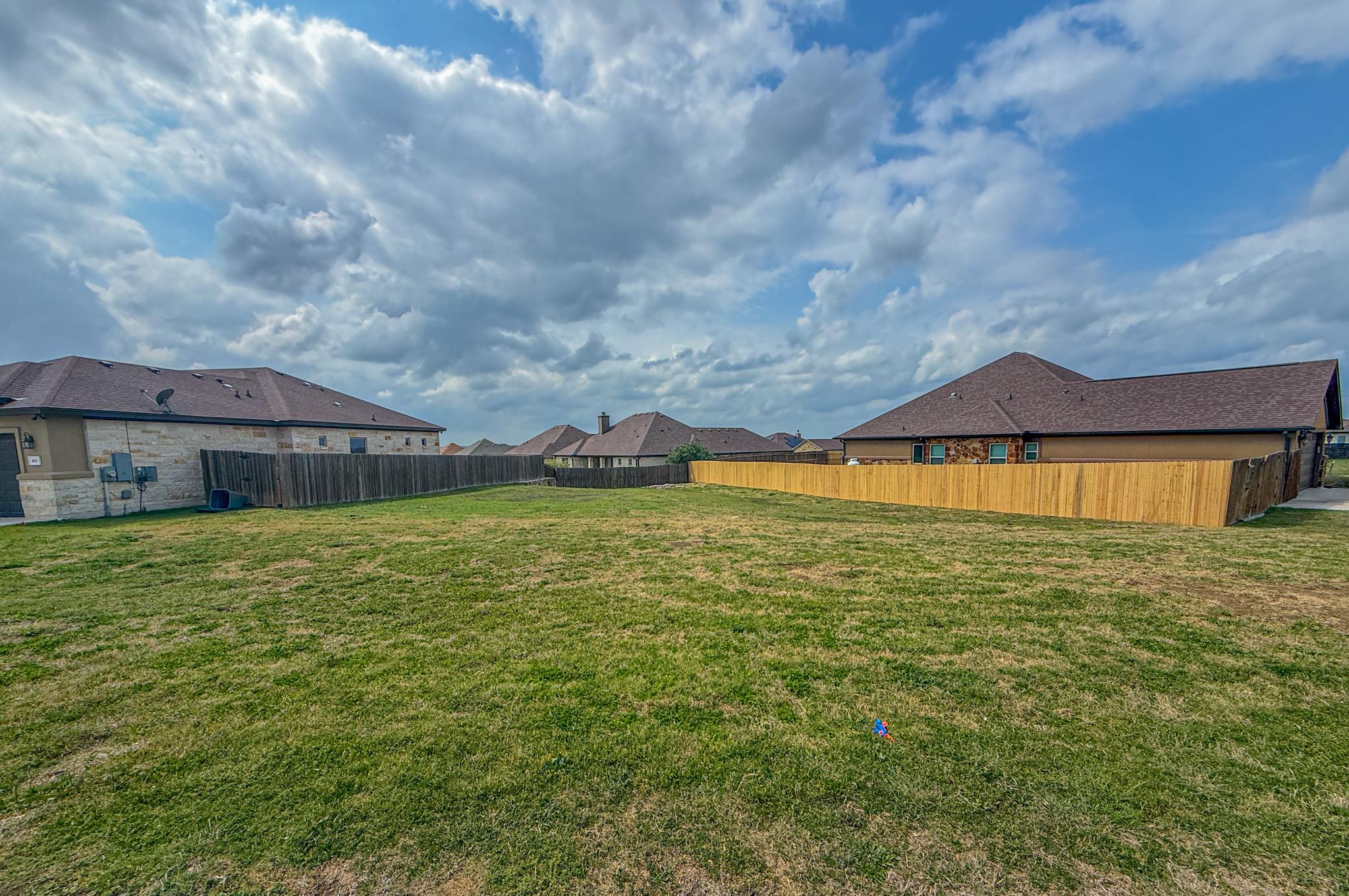 169 Greg Ln, Jarrell, TX 76537