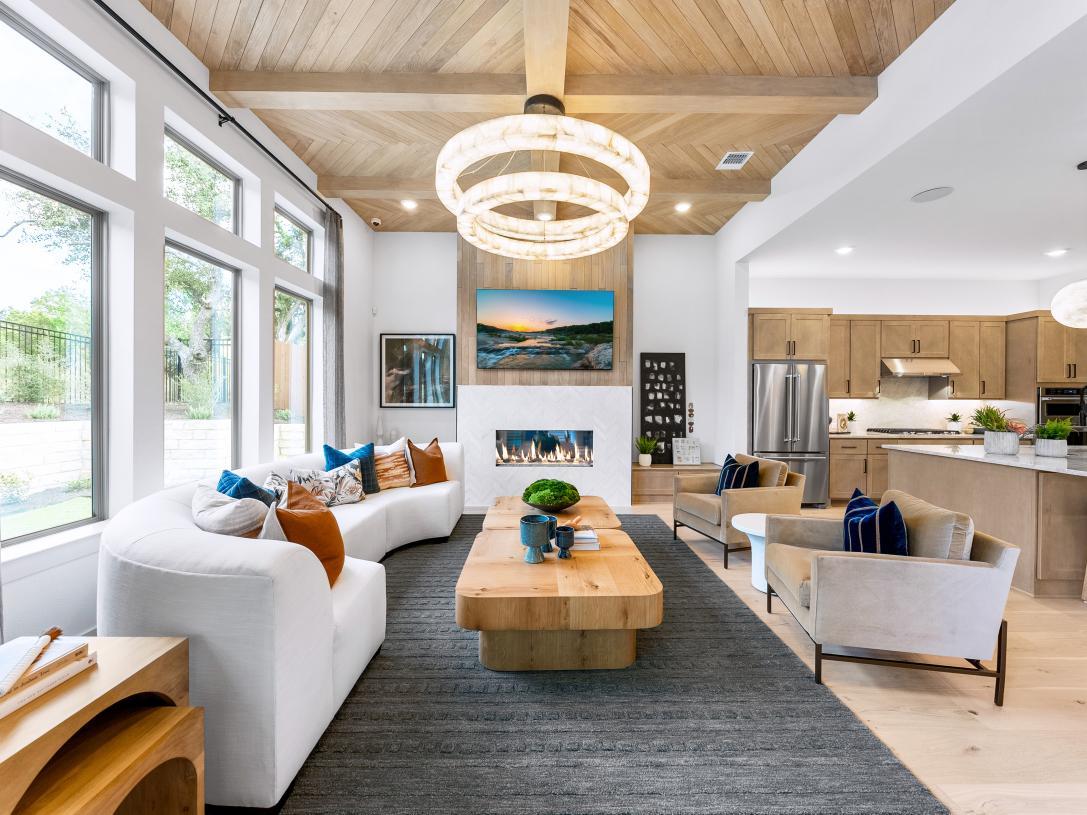 124 Ensberg Ln, Liberty Hill, TX 78642