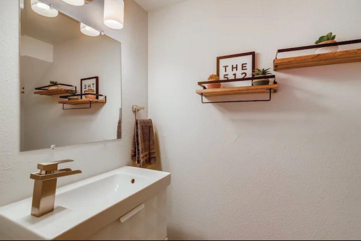 3810 Southway Dr # 102, Austin, TX 78704