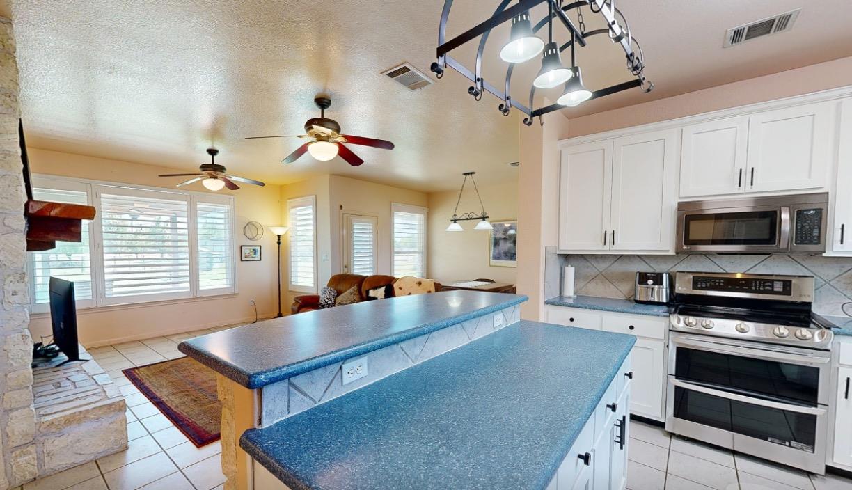 913 County Road 220, Florence, TX 76527