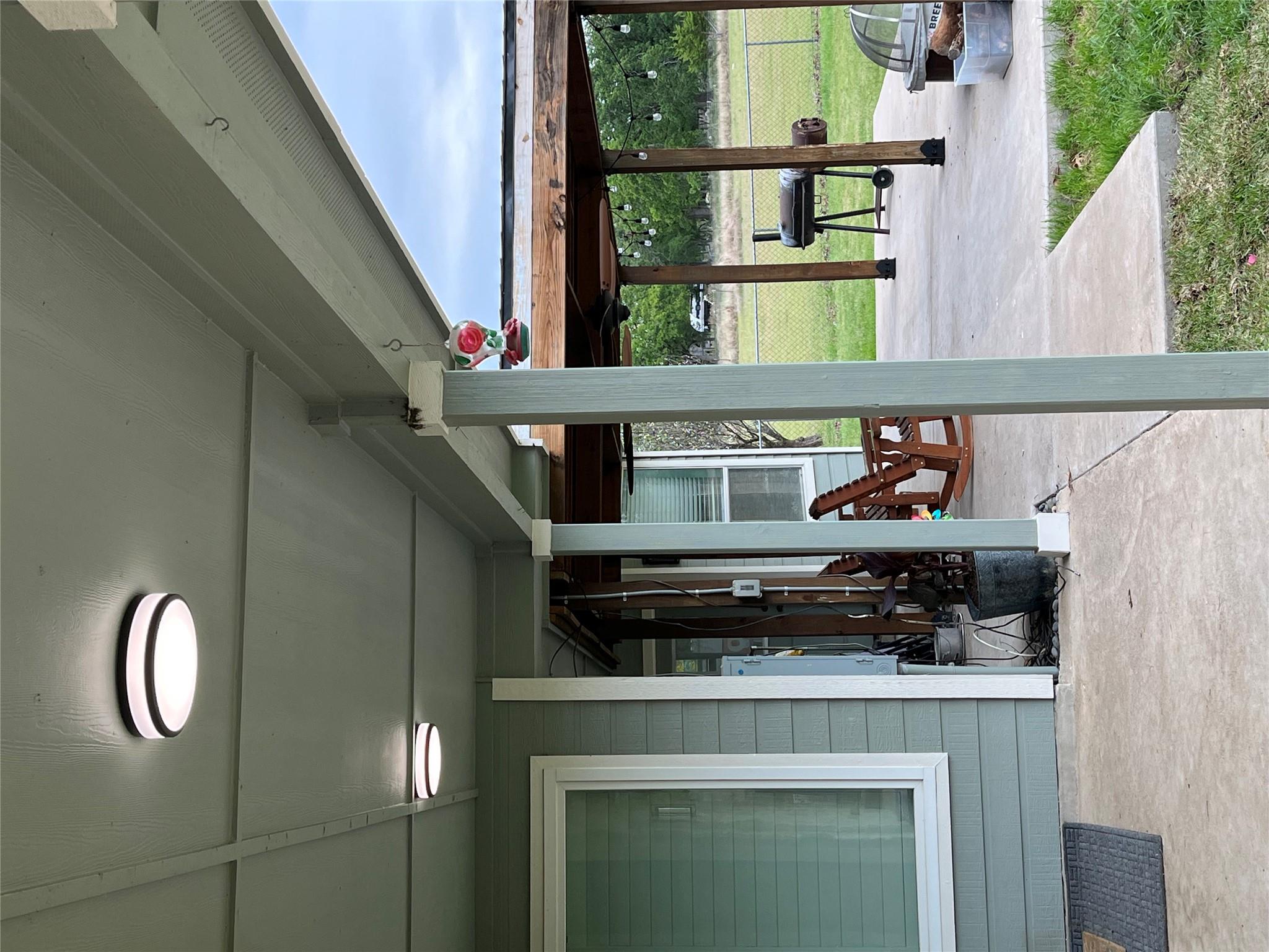 913 County Road 220, Florence, TX 76527