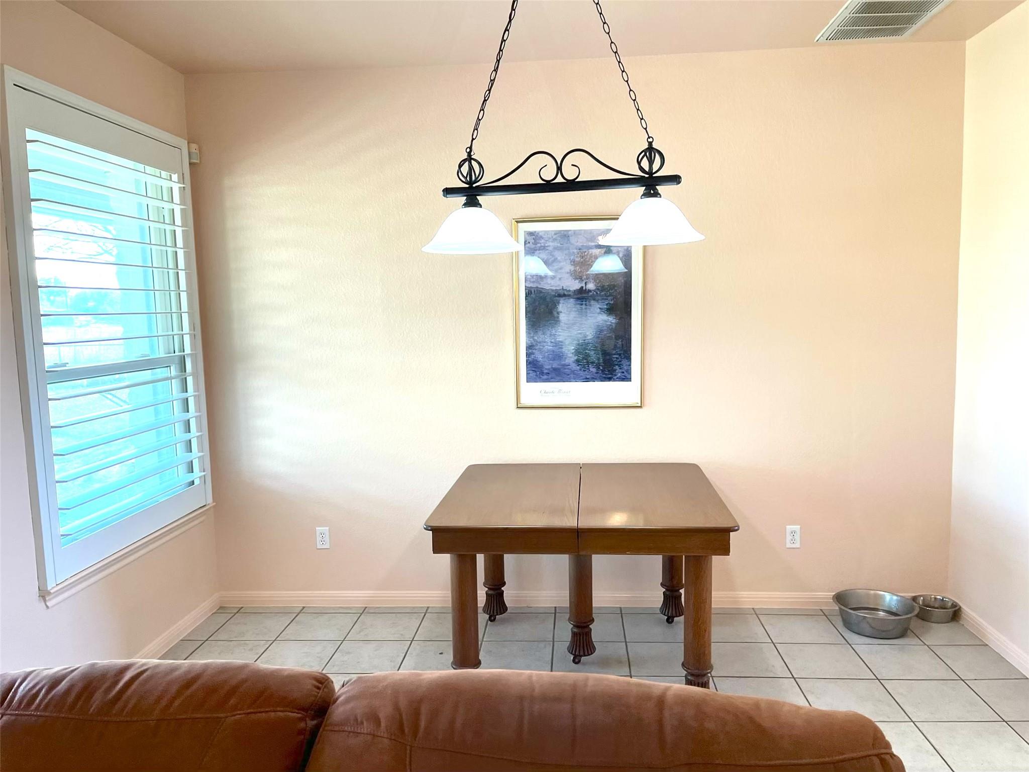 913 County Road 220, Florence, TX 76527