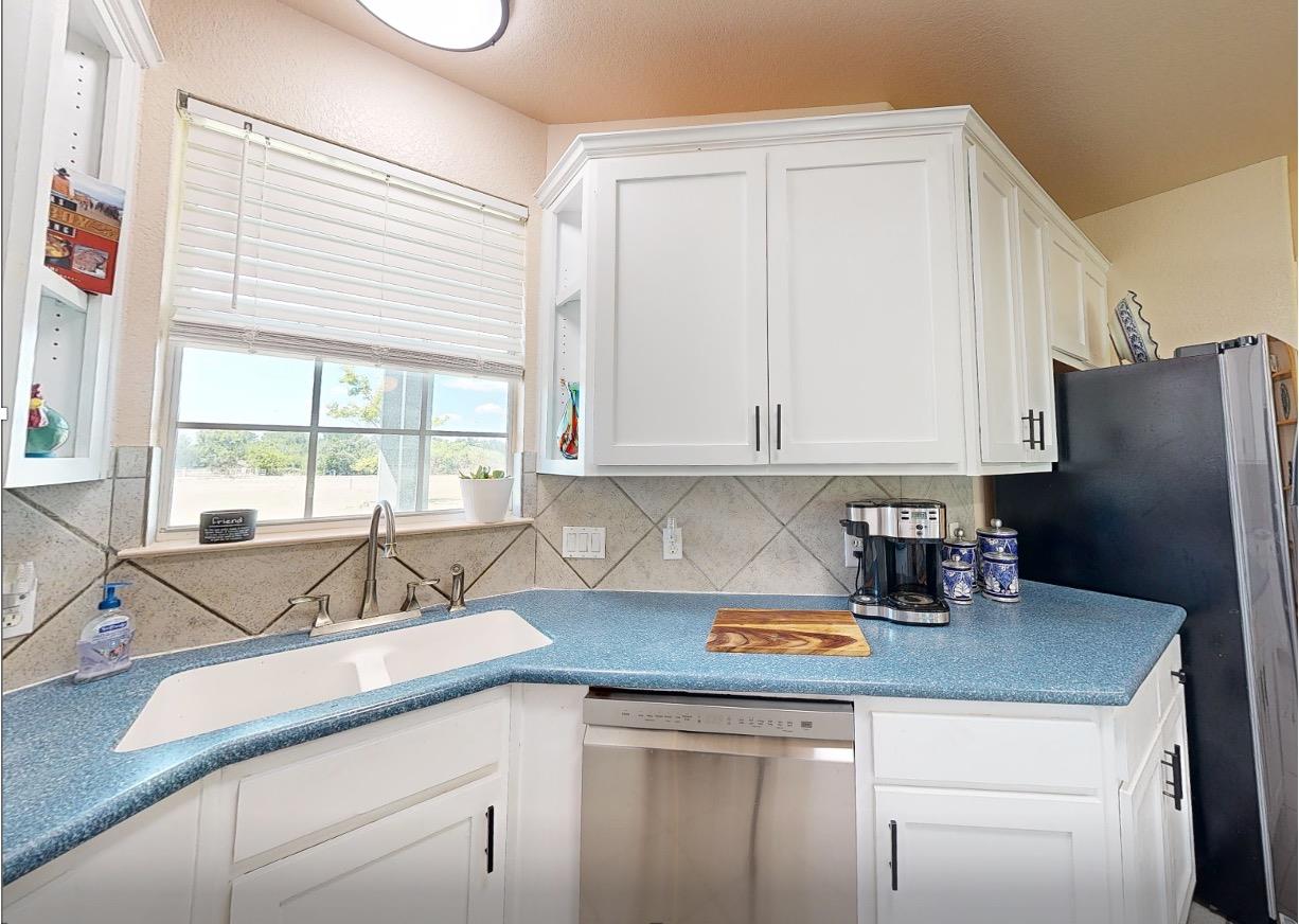 913 County Road 220, Florence, TX 76527