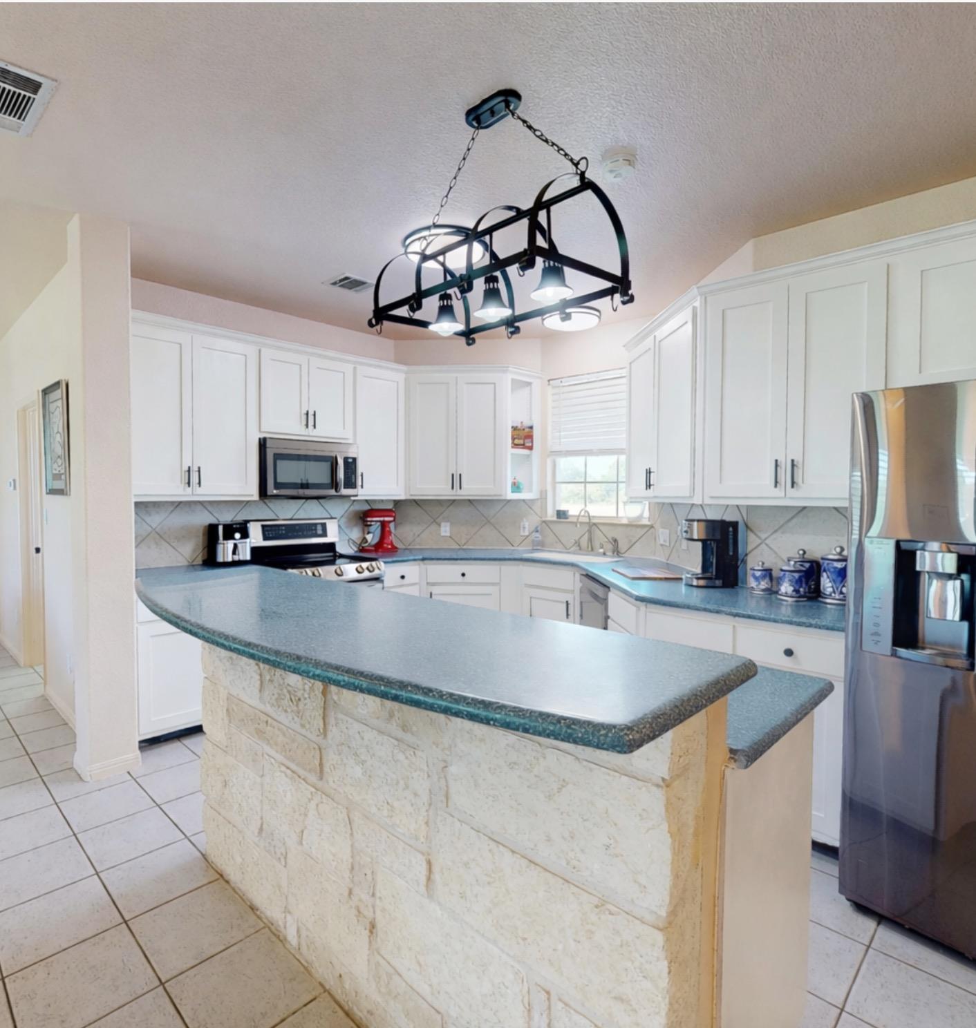 913 County Road 220, Florence, TX 76527