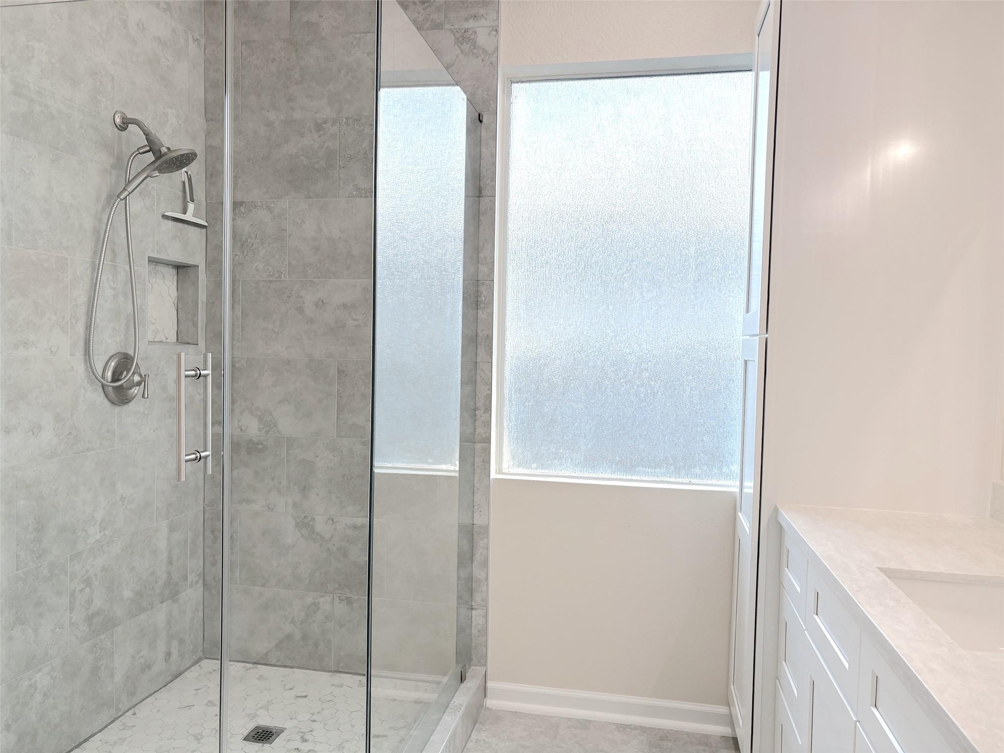 313 S 6th St St, Kenedy, TX 78119