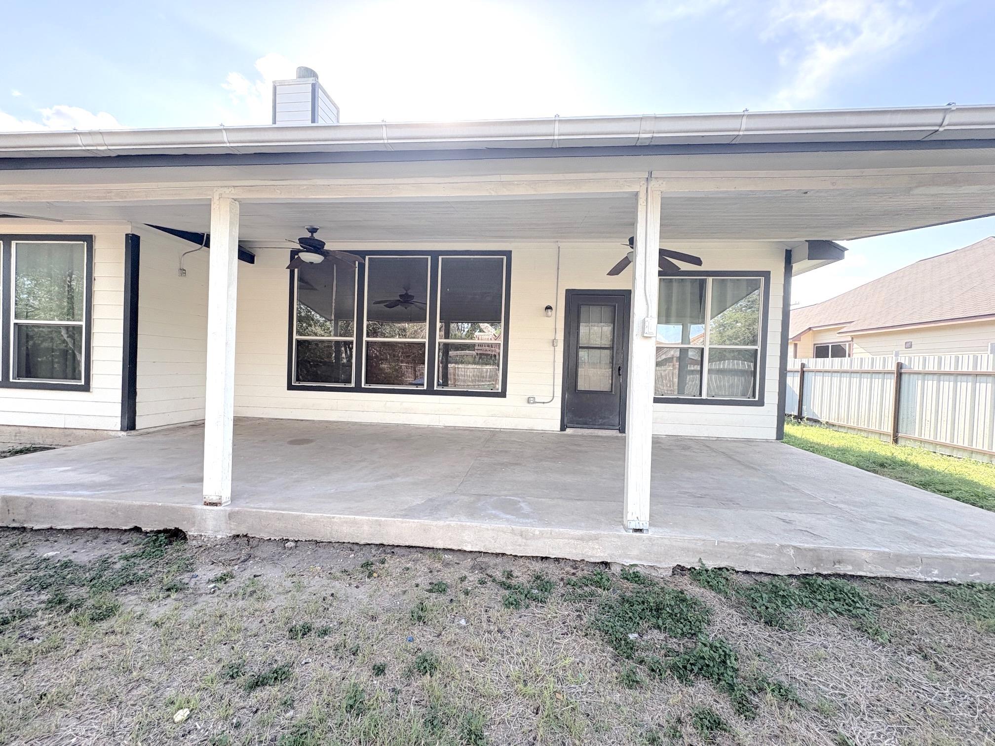 313 S 6th St St, Kenedy, TX 78119
