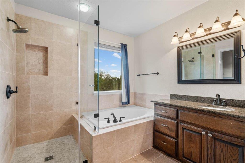 22324 Rock Wren Rd, Spicewood, TX 78669