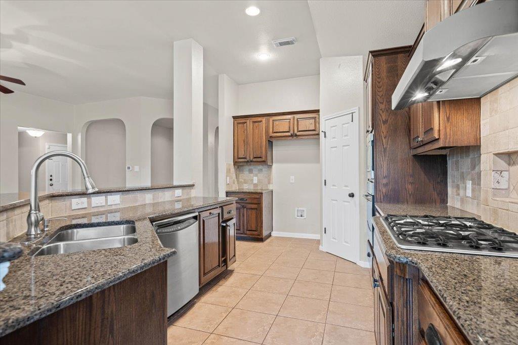 22324 Rock Wren Rd, Spicewood, TX 78669