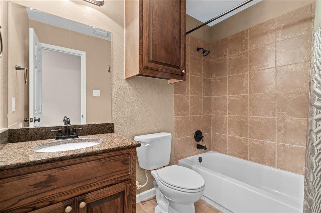 22324 Rock Wren Rd, Spicewood, TX 78669