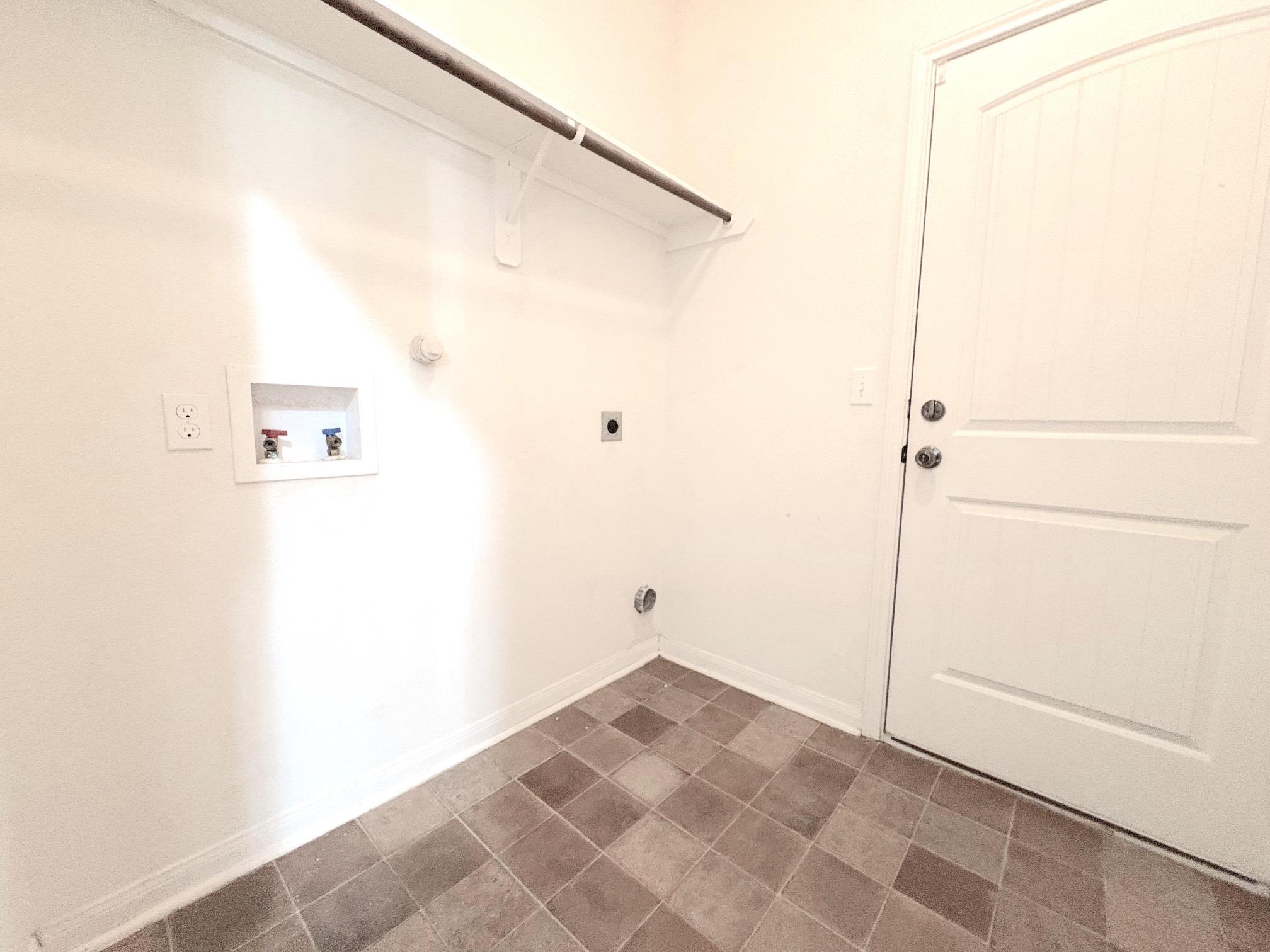 313 S 6th St St, Kenedy, TX 78119