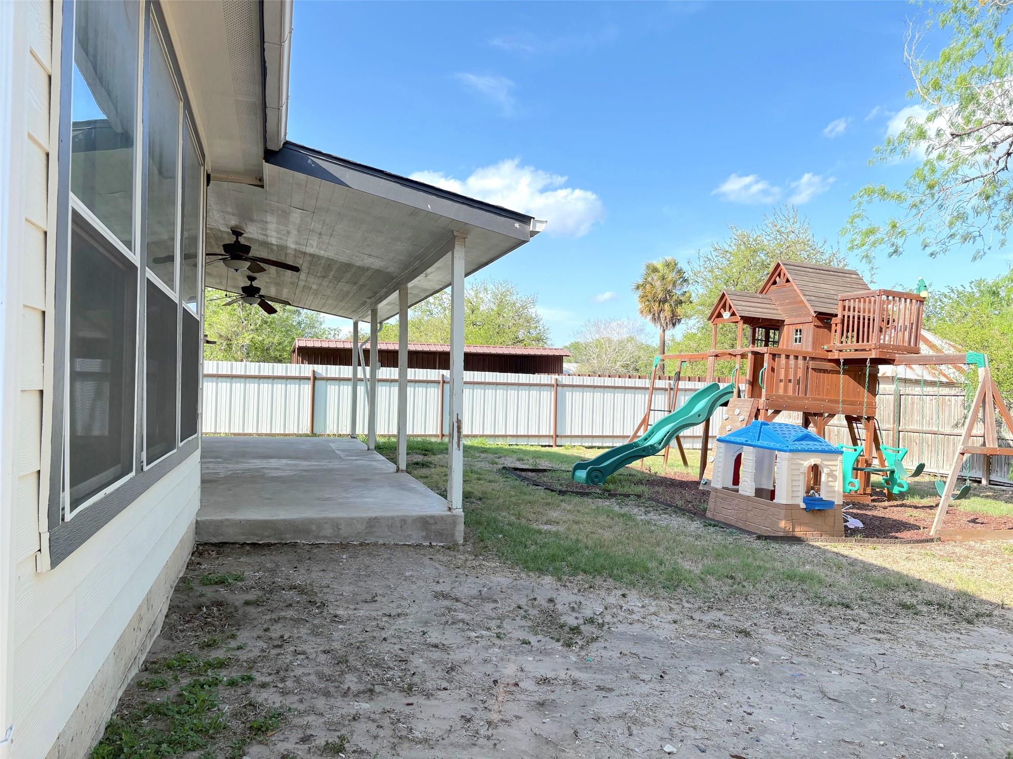 313 S 6th St St, Kenedy, TX 78119