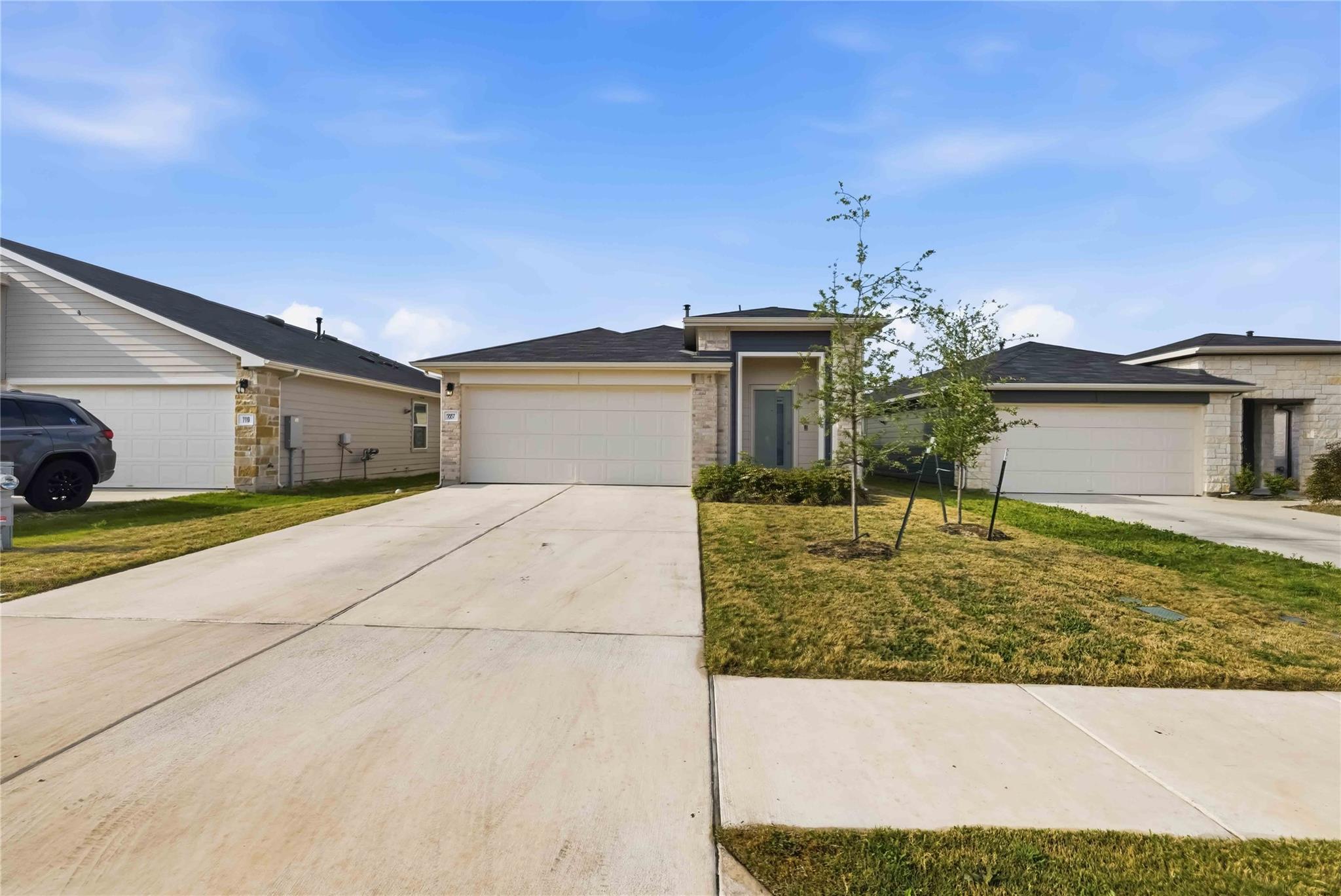 727 Gladiola Loop, Kyle, TX 78640