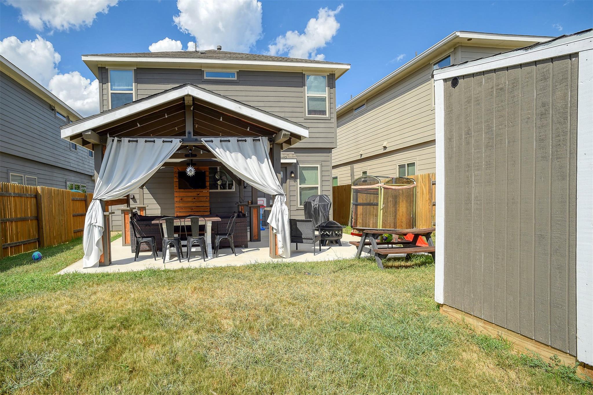 205 Driftwood Ln, Bastrop, TX 78602