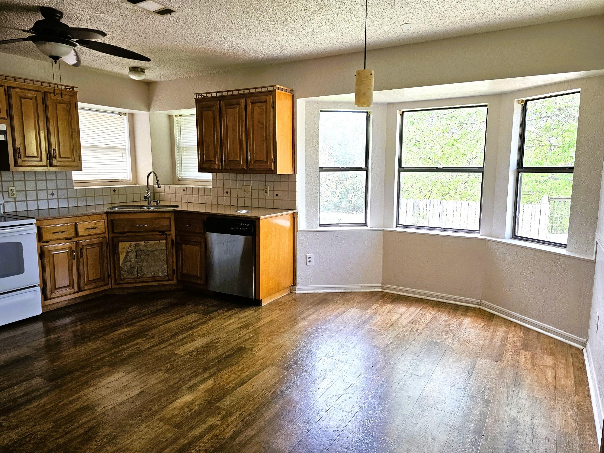 218 Atkinson Ave, Copperas Cove, TX 76522