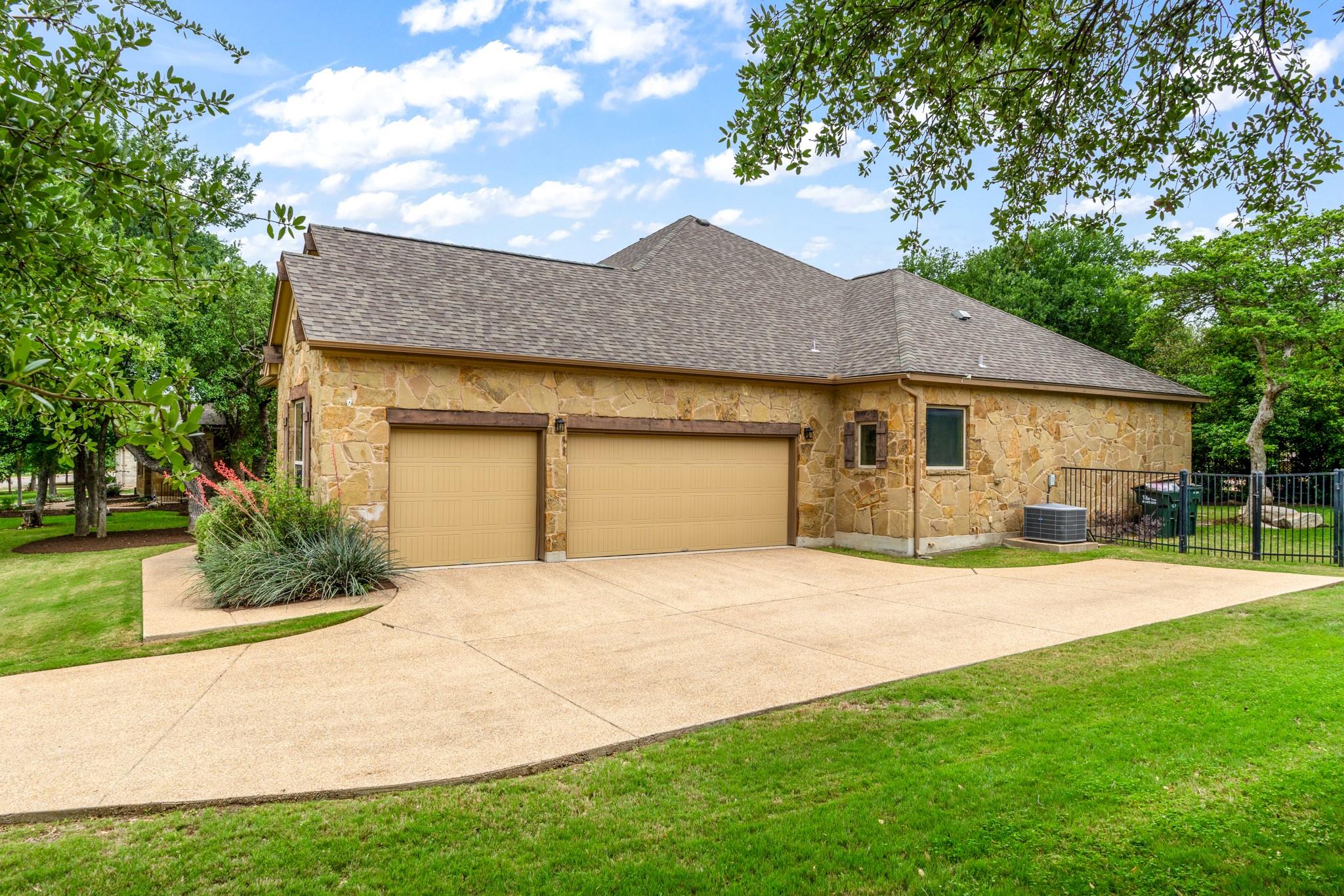 1016 Shinnecock Hills Dr, Georgetown, TX 78628
