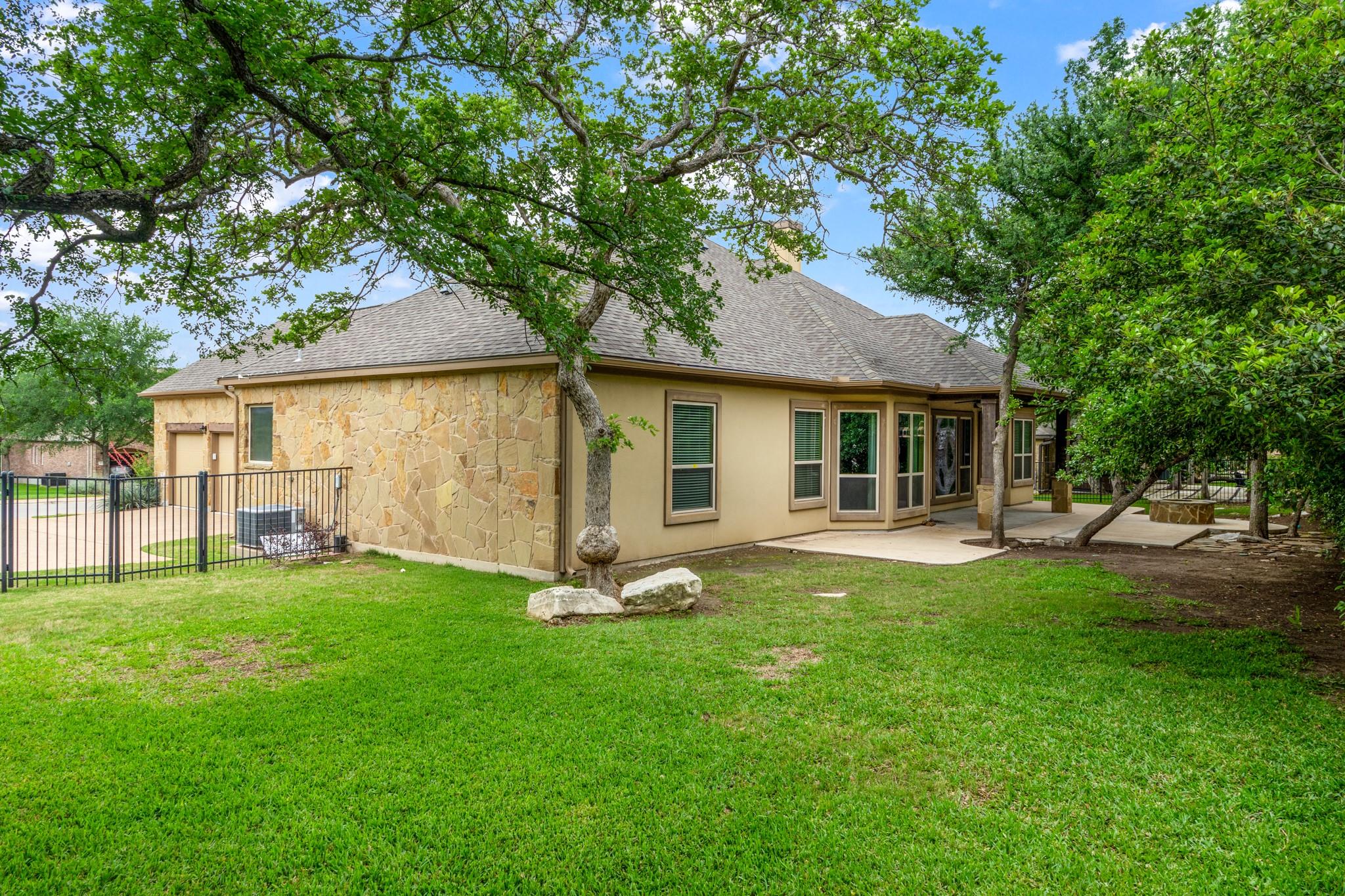 1016 Shinnecock Hills Dr, Georgetown, TX 78628