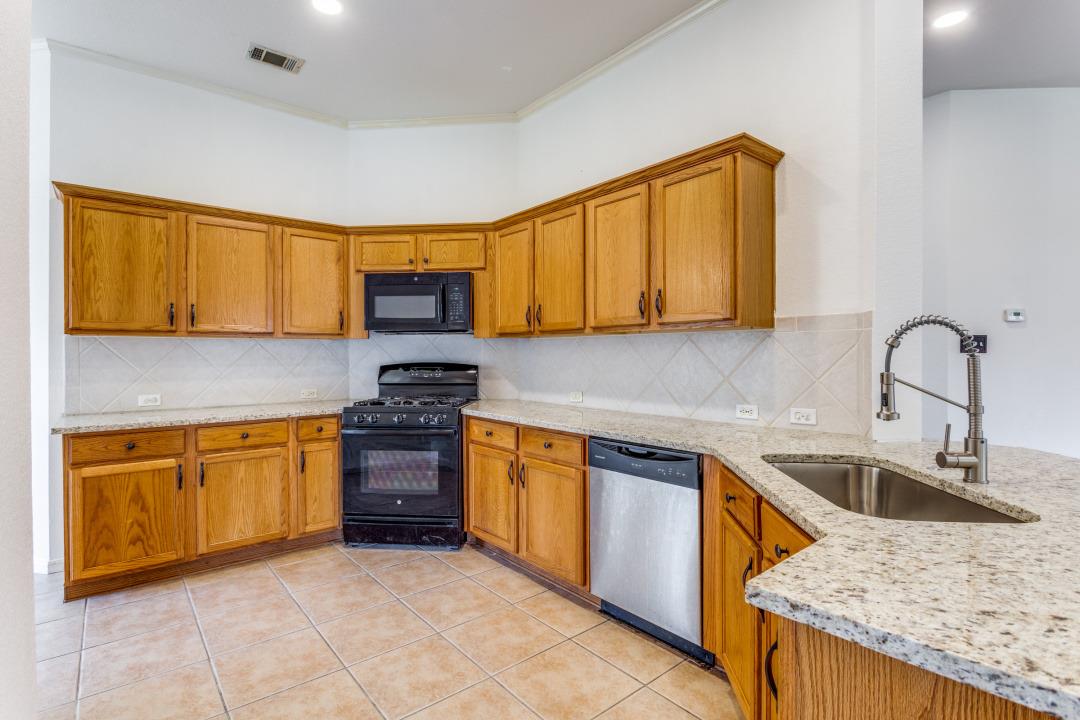 648 Columbine Ave, Cedar Park, TX 78613