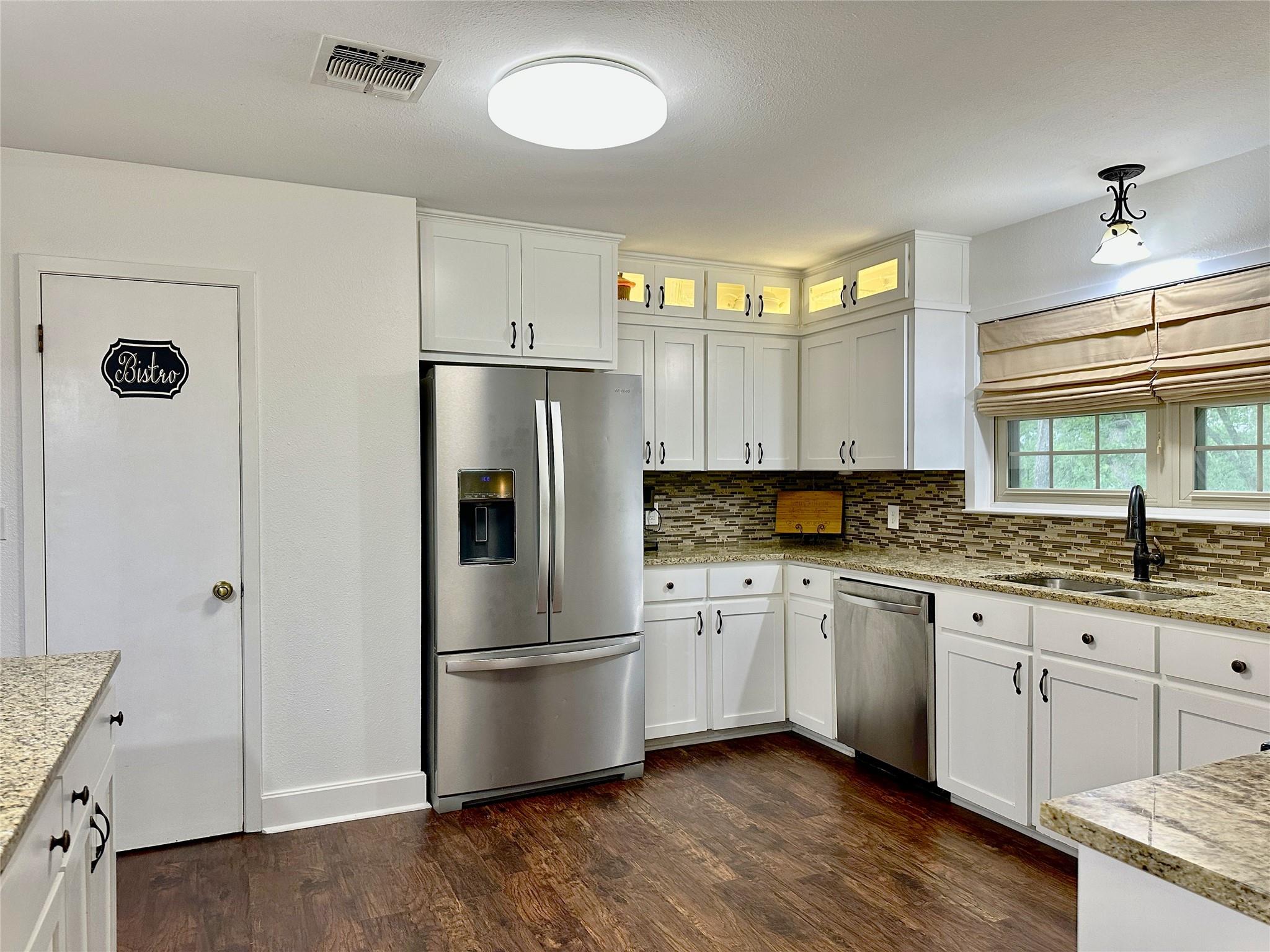 890 Highway 21 E, Bastrop, TX 78602